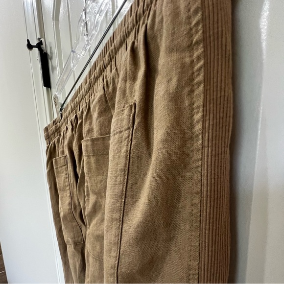 Woman’s Camel High Rise Pocket Jogger - Picture 10 of 12